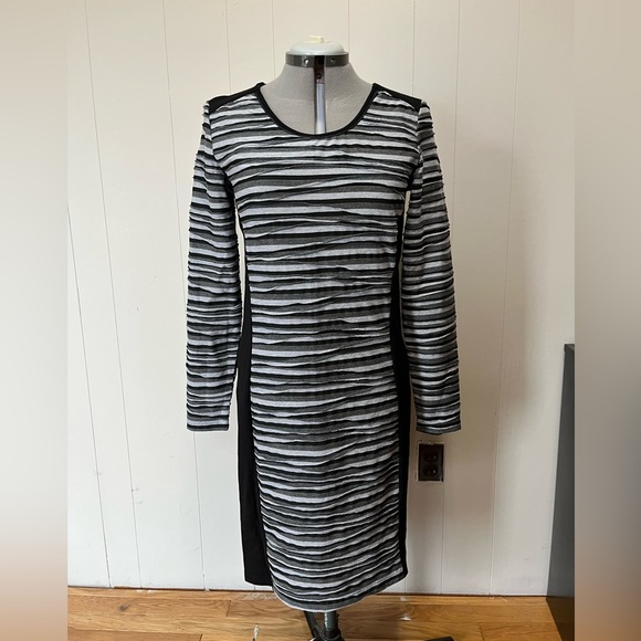 Grey layered stripped dress - Picture 5 of 5